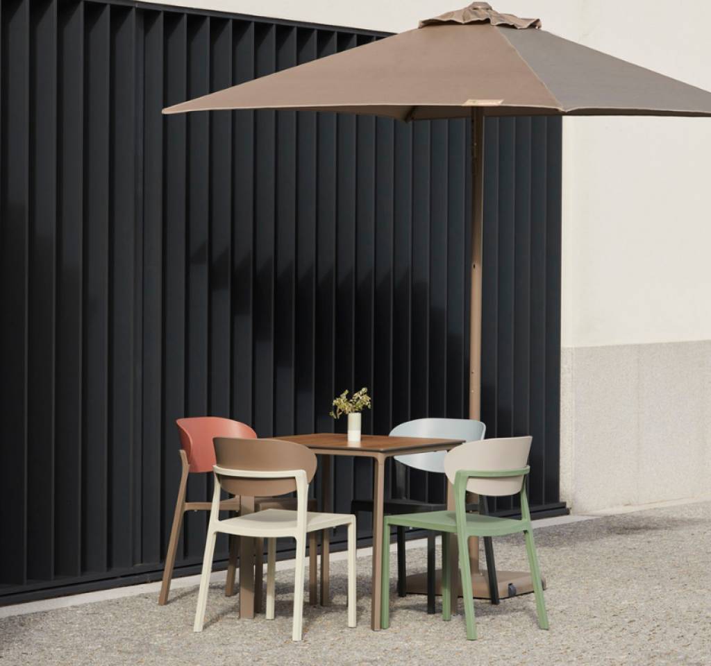 Tendances 2025 pour les tables de restaurant en extérieur